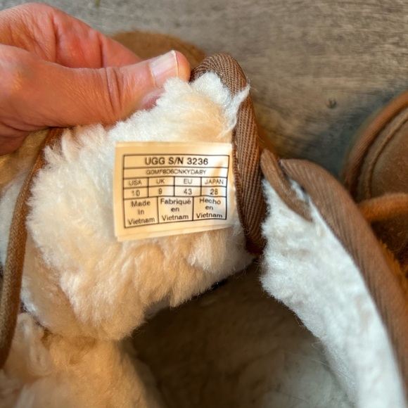 UGG Men’s Neumal Chukka Suede Lace Boots Size 10 - Picture 11 of 16